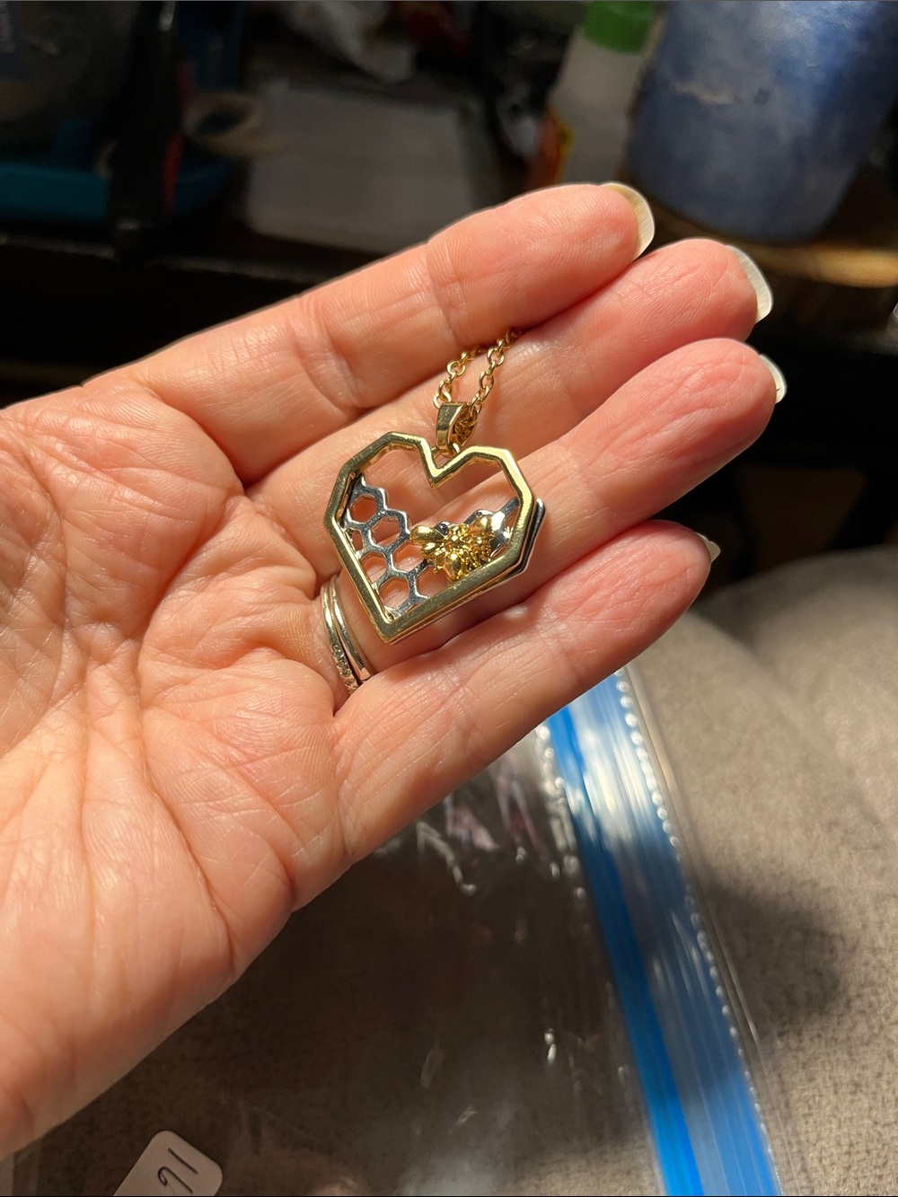 Gold Heart Honeycomb Pendant Necklace 1676 - Picture 1 of 2